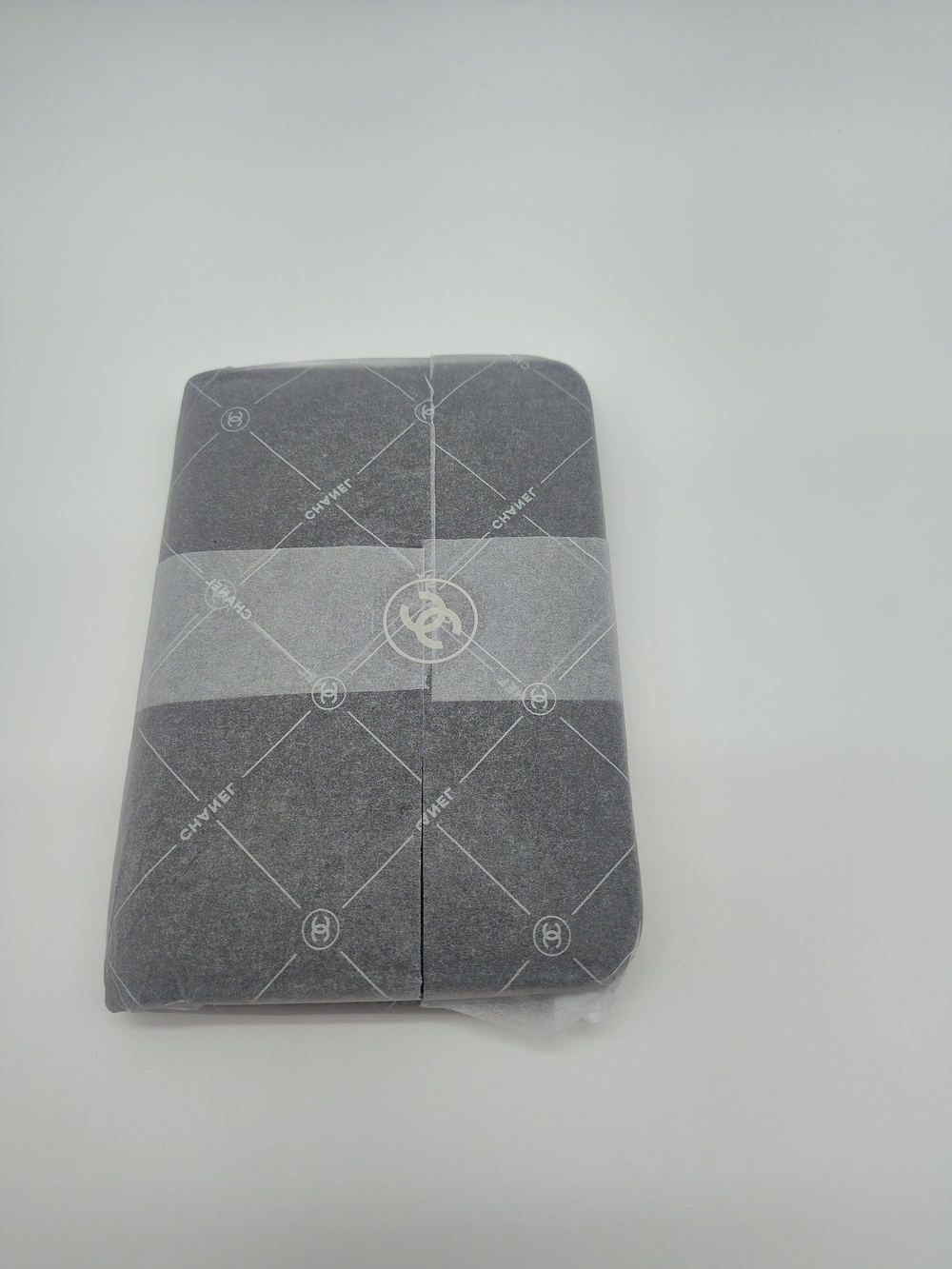 CHANEL Makeup Promotional Passport Holder Black Quilted Travel Wallet Italy NWT - Picture 3 of 8